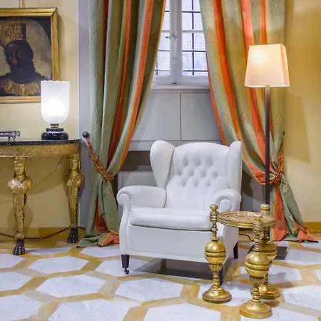 N.15 Santori Luxury Λούκα