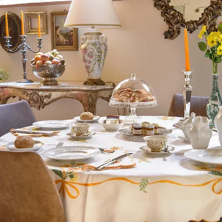 N.15 Santori Luxury Λούκα