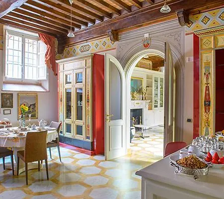 N.15 Santori Luxury 3* Λούκα